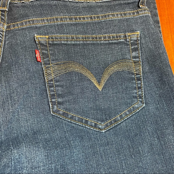 Levi’s perfectly slimming 512 straight leg jeans - Picture 11 of 12